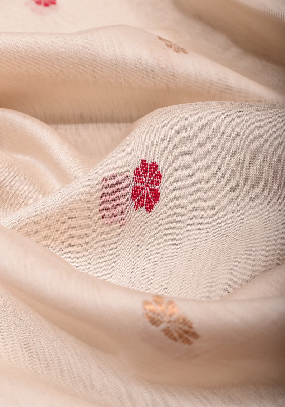 Off White Handwoven Maheshwari Silk Cotton Saree with Zari Border and Contrast Pallu