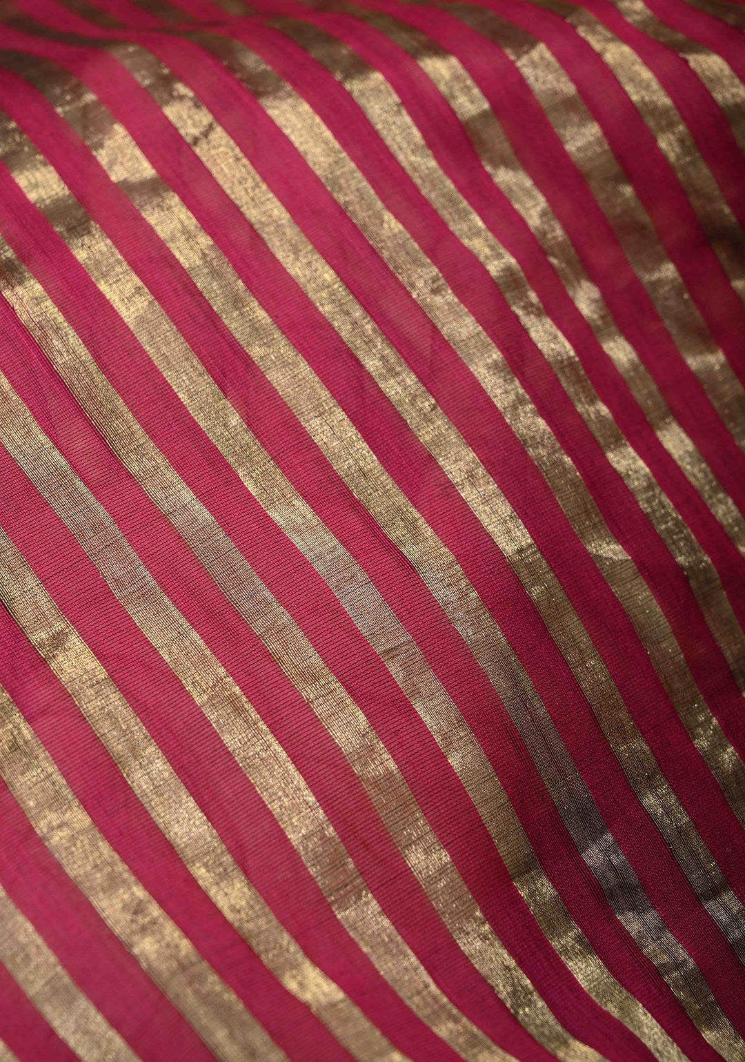 Magenta Handwoven Vertical Zari Stripes Maheshwari Silk Cotton Saree