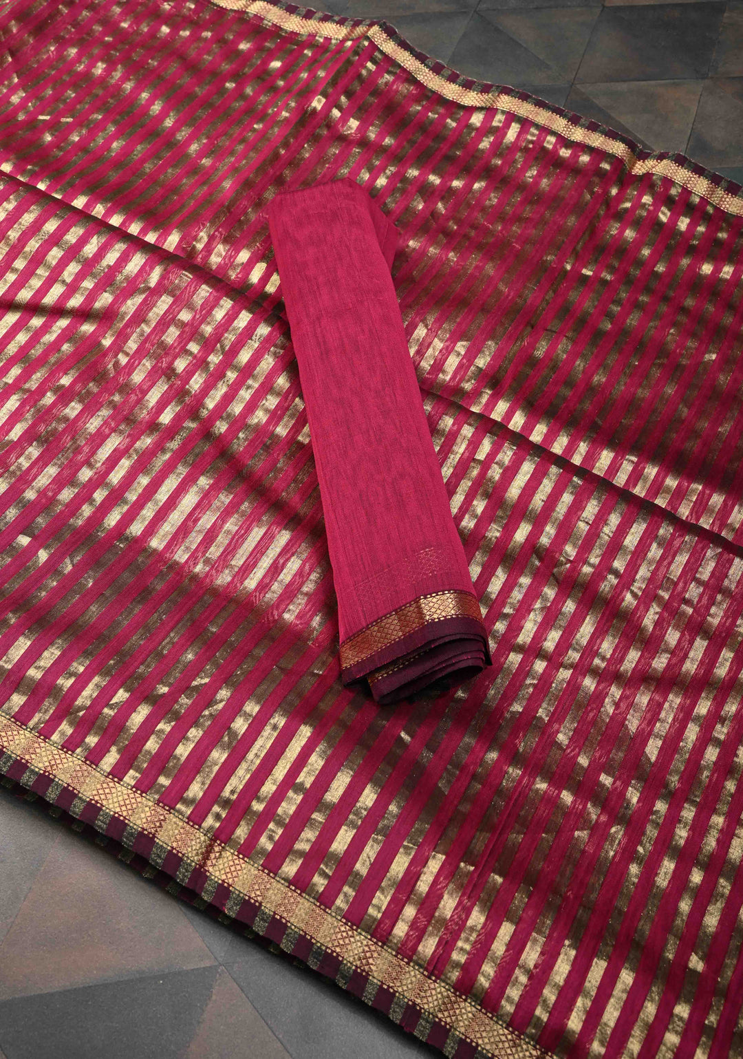 Magenta Handwoven Vertical Zari Stripes Maheshwari Silk Cotton Saree