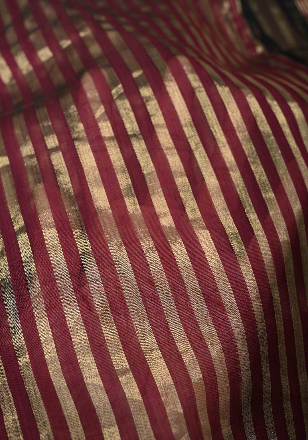 Magenta Pink Handwoven Vertical Zari Stripes Maheshwari Silk Cotton Saree with Minimal Border