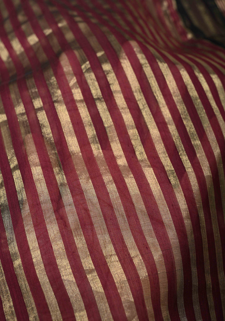 Magenta Pink Handwoven Vertical Zari Stripes Maheshwari Silk Cotton Saree with Minimal Border