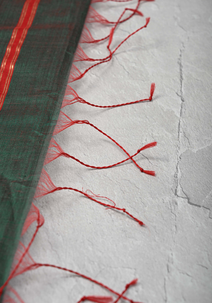 Green Dual tone Handwoven Maheshwari Silk Cotton Saree with Muted Stripes and Zari Borders