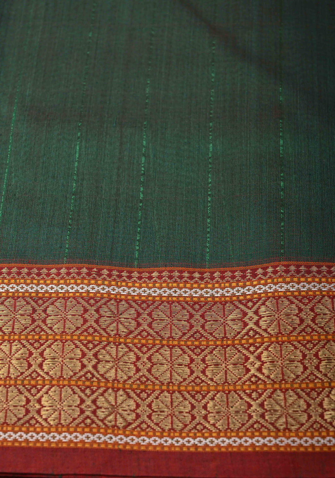 Green Dual tone Handwoven Maheshwari Silk Cotton Saree with Muted Stripes and Zari Borders