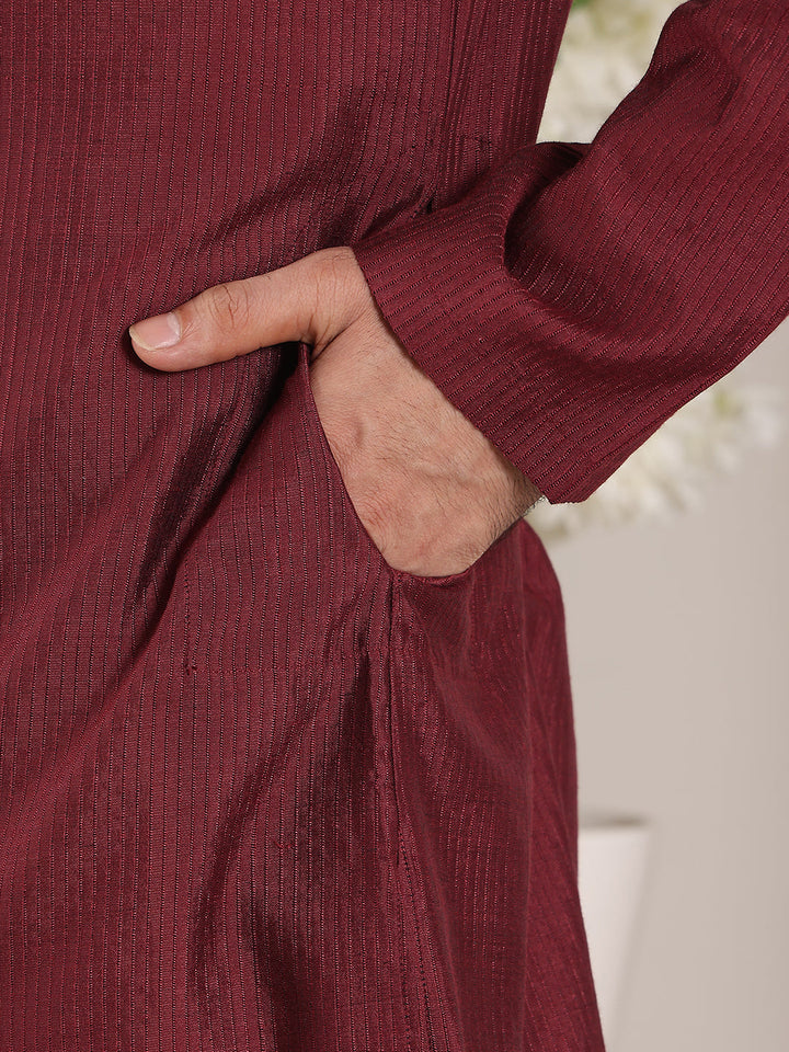 Men's Long Sleeve Mandarin Collar Maroon Straight Viscose Silk kurta with Textured Effect | SHOBITAM