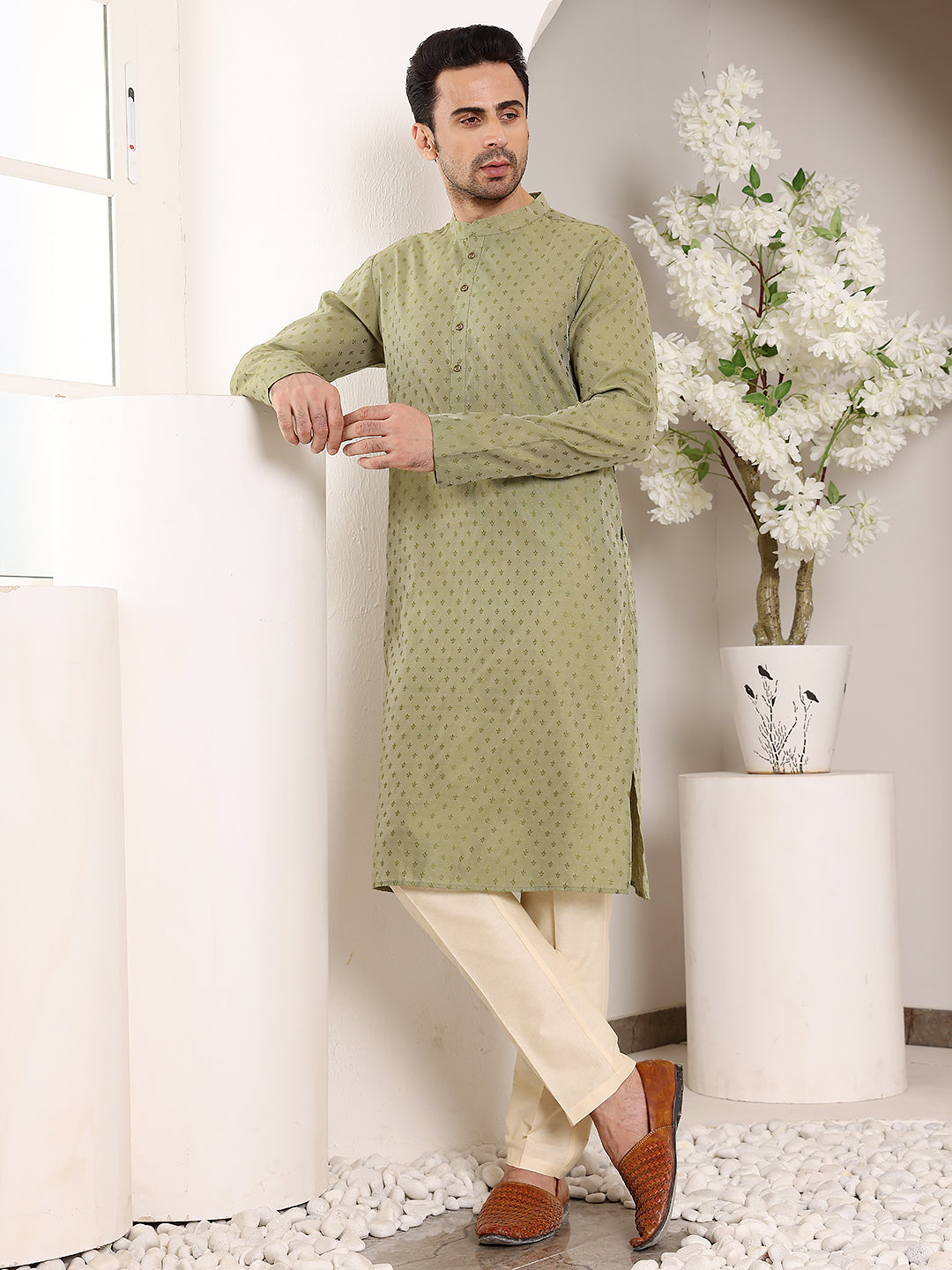 Men's Long Sleeve Mandarin Collar Green Straight Viscose Silk kurta with Textured Effect | SHOBITAM