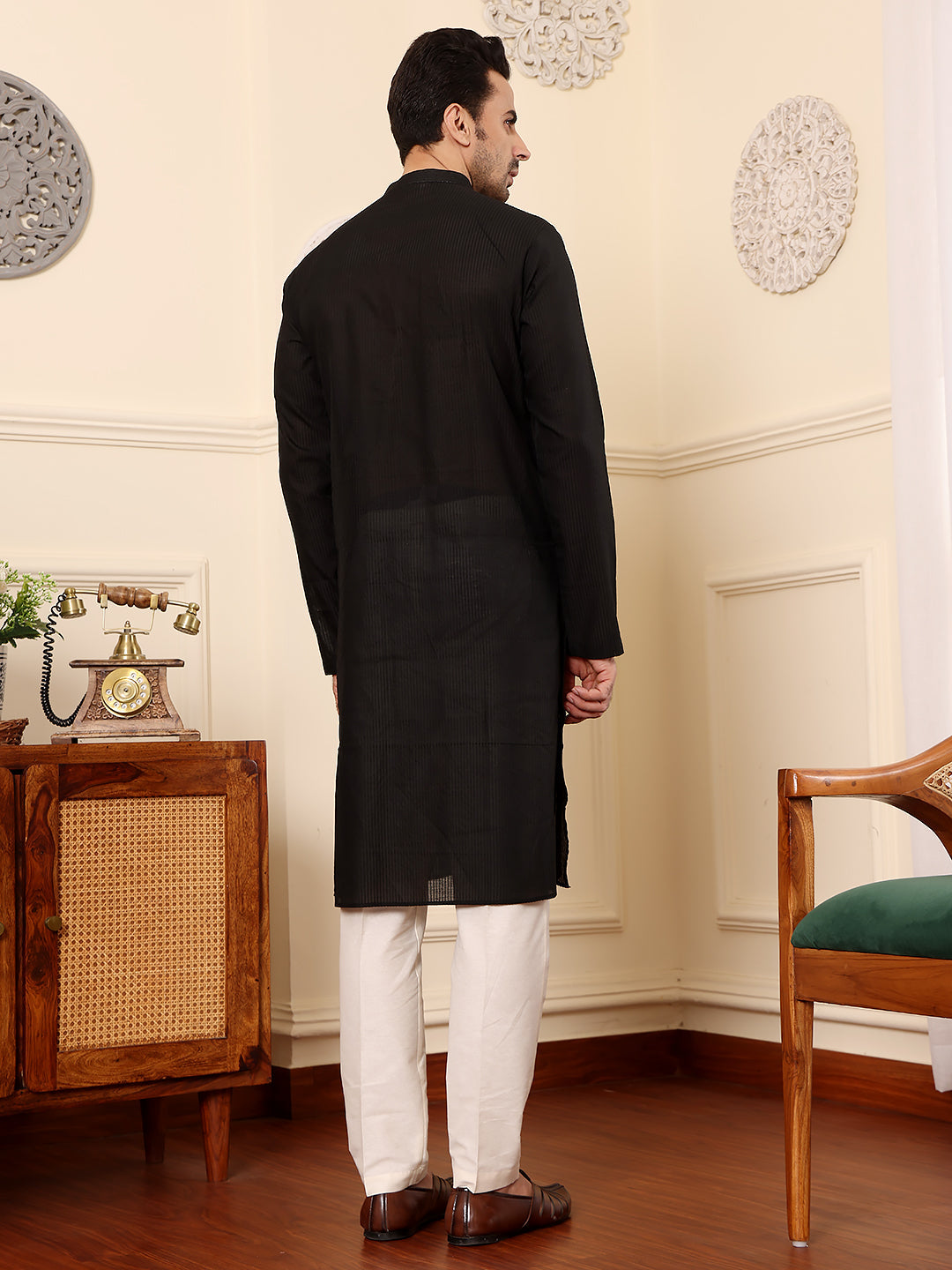 Men's Long Sleeve Mandarin Collar Black Straight Viscose Silk kurta with Textured Effect  | SHOBITAM