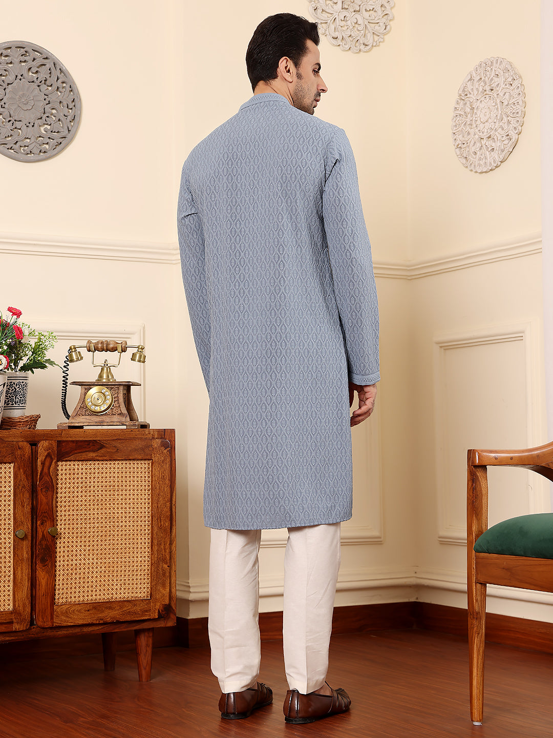 Men's Long Sleeve Mandarin Collar Rayon Silk Straight Classic Grey Chikankari Kurta | SHOBITAM