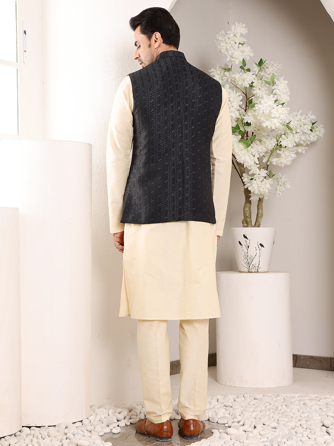 Men's Full Sleeve Cream Kurta Pyjama & Black Embroidered Nehru Jacket | SHOBITAM