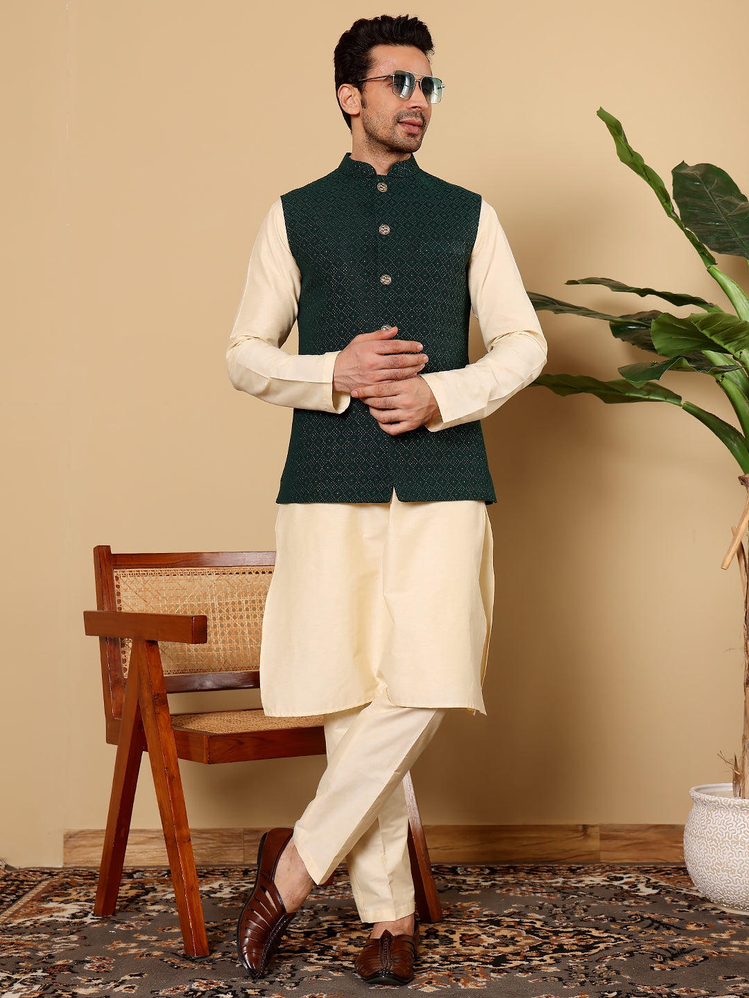 Men's Full Sleeve Cream Kurta Pyjama & Dark Green Embroidered Nehru Jacket | SHOBITAM