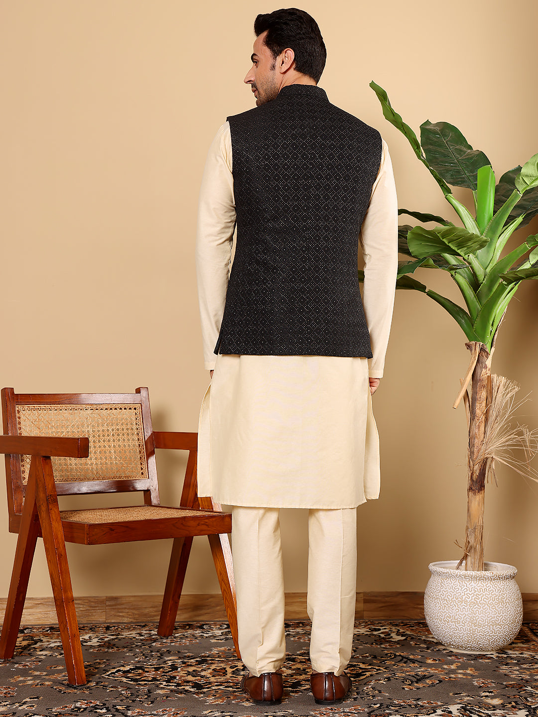 Men's Full Sleeve Cream Kurta Pyjama & Black Embroidered Nehru Jacket | SHOBITAM
