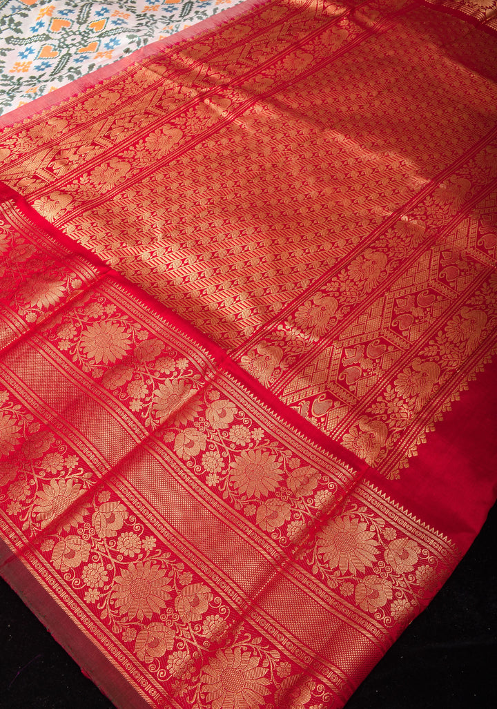 White and Red Exquisite Ikkat Kanjivaram Fusion Silk Saree with Grand Pallu and Wide Zari Border | SILK MARK CERTIFIED