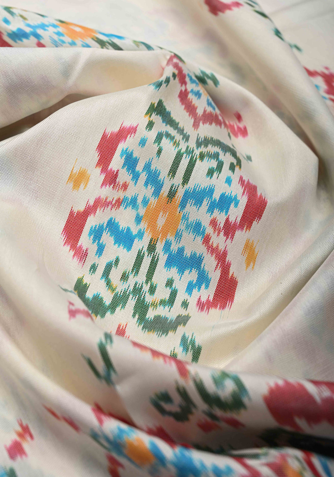 White Ikkat Pure Silk Saree with Zari Border | SILK MARK CERTIFIED