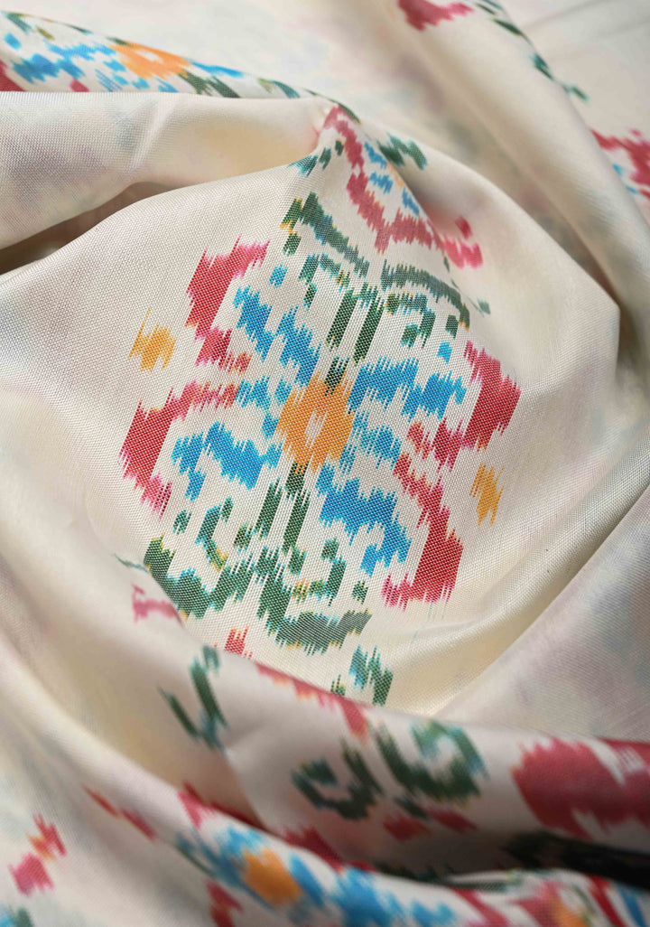 White Ikkat Pure Silk Saree with Zari Border | SILK MARK CERTIFIED