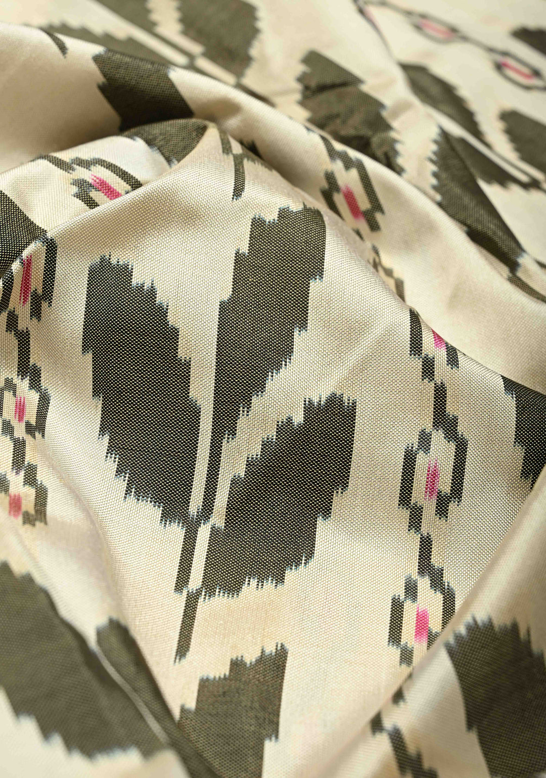 Ivory Pure Ikkat Kanjivaram Fusion Silk Saree with Floral Design and Wide Zari Border | SILK MARK CERTIFIED