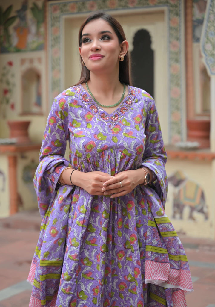 Zoya Lilac 3 Piece Suit with mulmul Dupatta| Made To Order