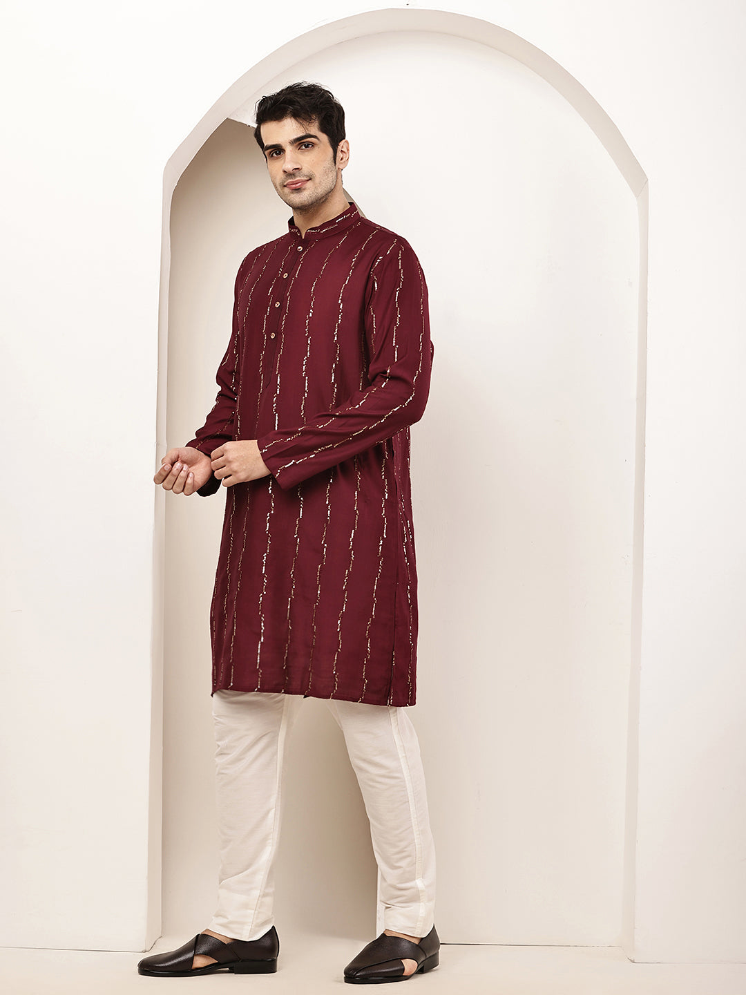 Men’s Onyx Maroon Textured Threadwork Kurta Pyjama Set | SHOBITAM