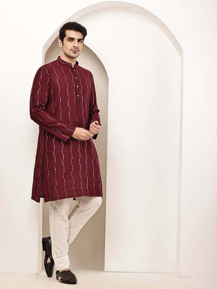 Viscose Men’s Onyx Maroon Textured Threadwork Kurta | SHOBITAM