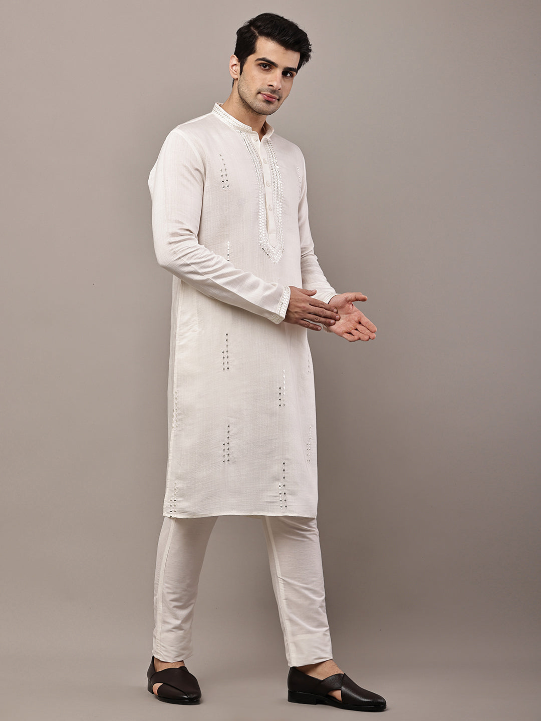 Viscose Men’s Ivory White Textured Threadwork Kurta | SHOBITAM