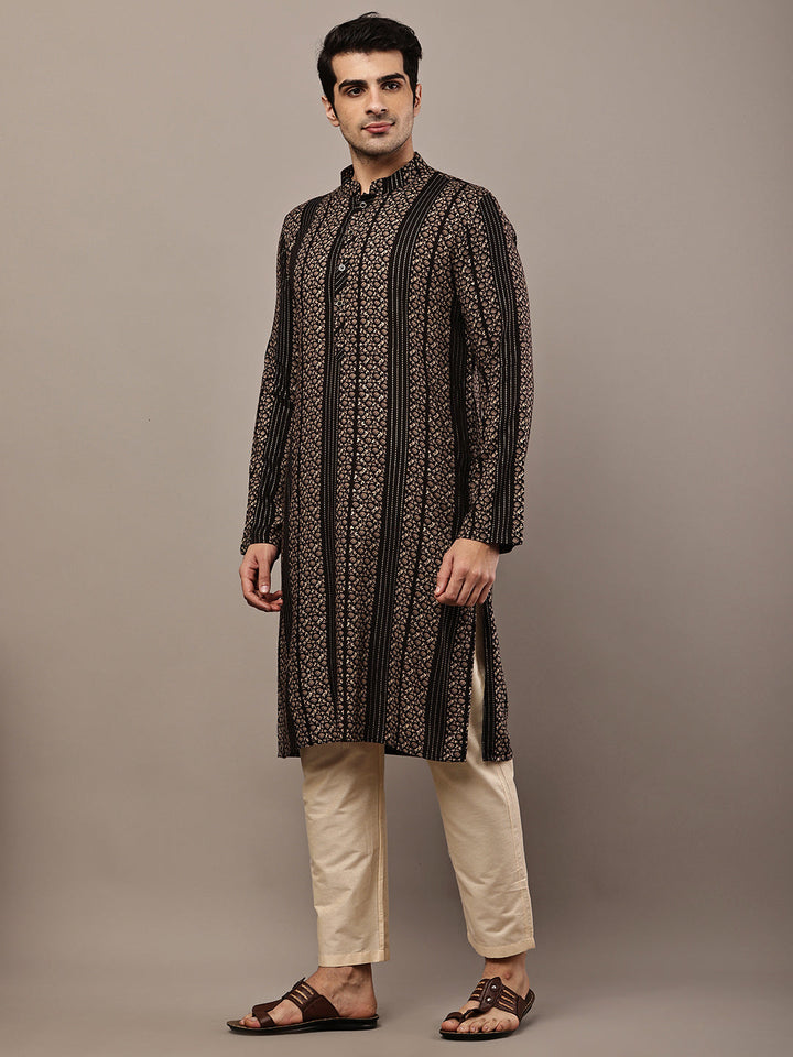 Men’s Black Textured Threadwork Kurta Pyjama Set | SHOBITAM