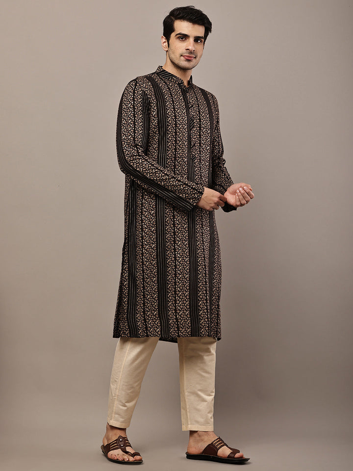 Men’s Black Textured Threadwork Kurta Pyjama Set | SHOBITAM