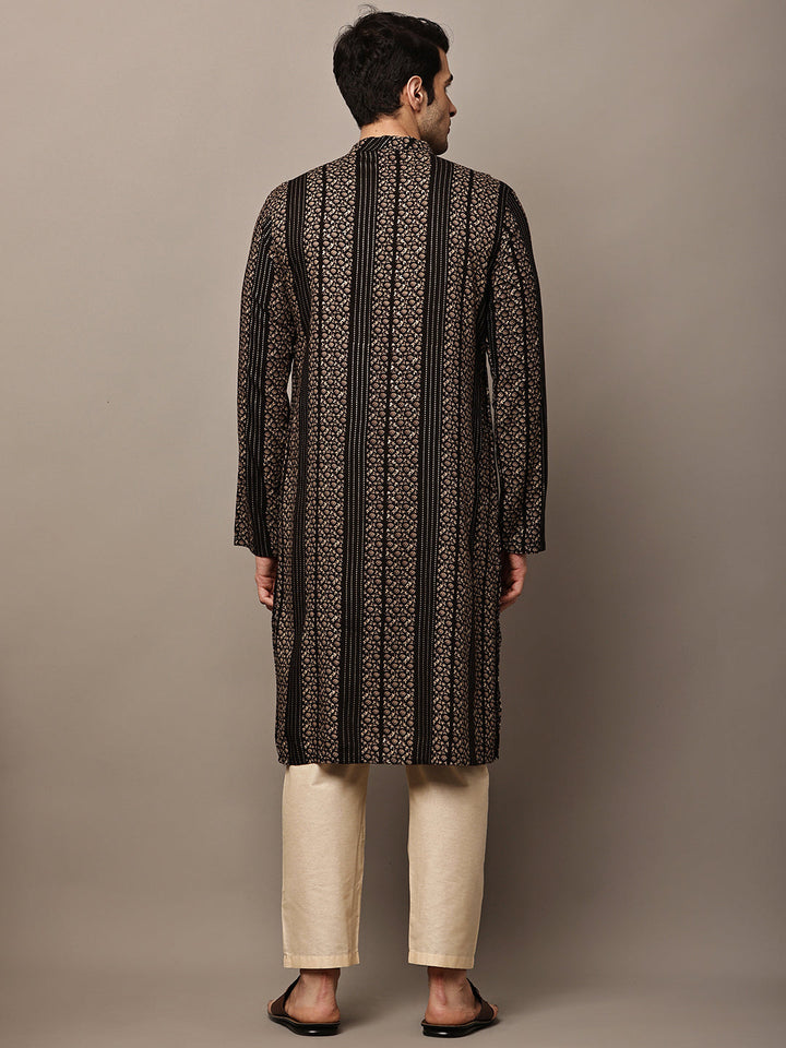 Men’s Black Textured Threadwork Kurta Pyjama Set | SHOBITAM