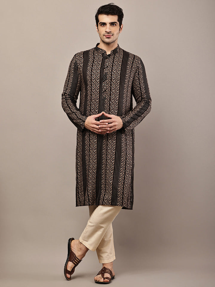Men’s Black Textured Threadwork Kurta Pyjama Set | SHOBITAM