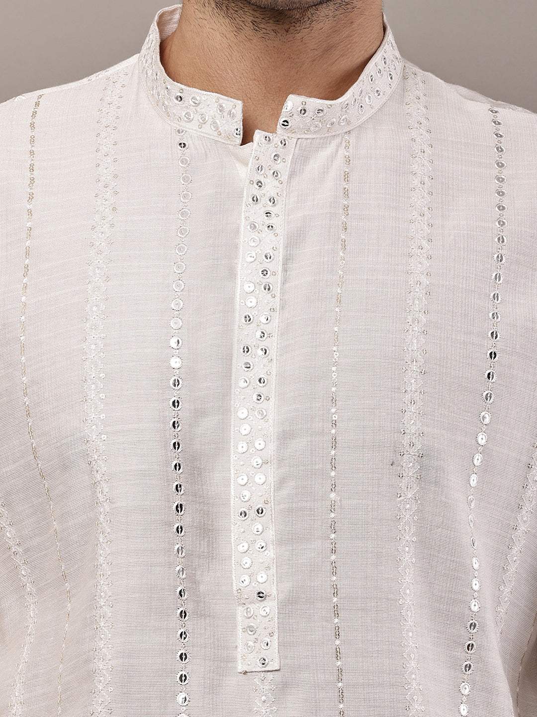 Men’s White Textured Embroidered Kurta | SHOBITAM