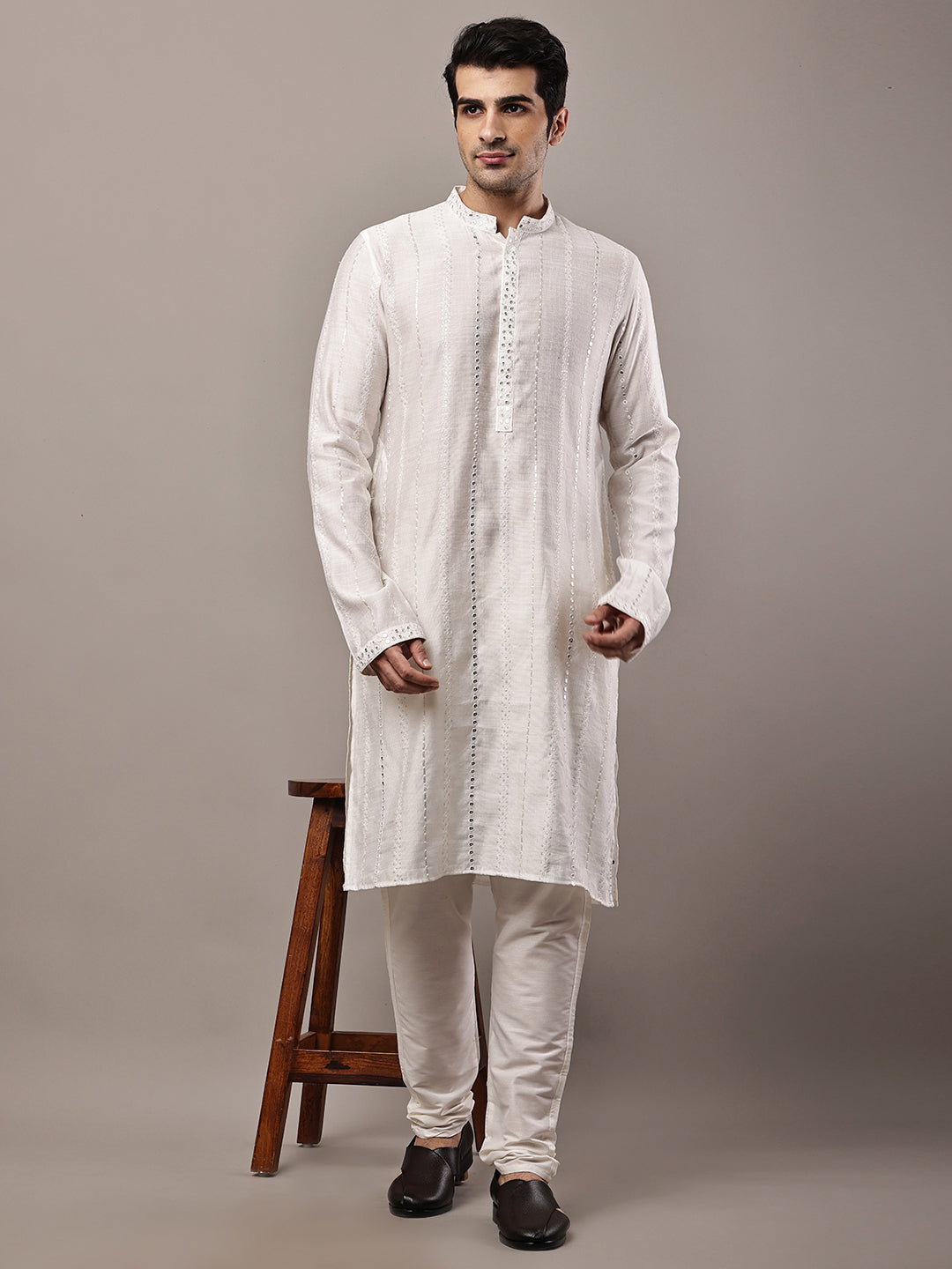 Men’s White Textured Embroidered Kurta | SHOBITAM