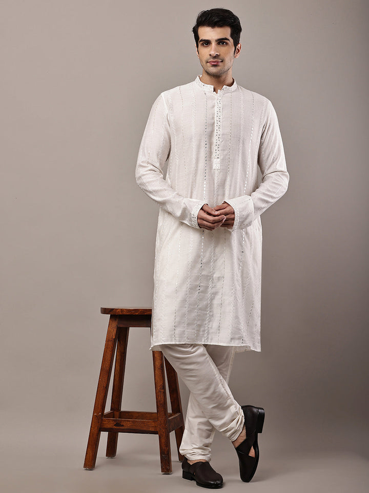 Men’s White Textured Embroidered Kurta | SHOBITAM