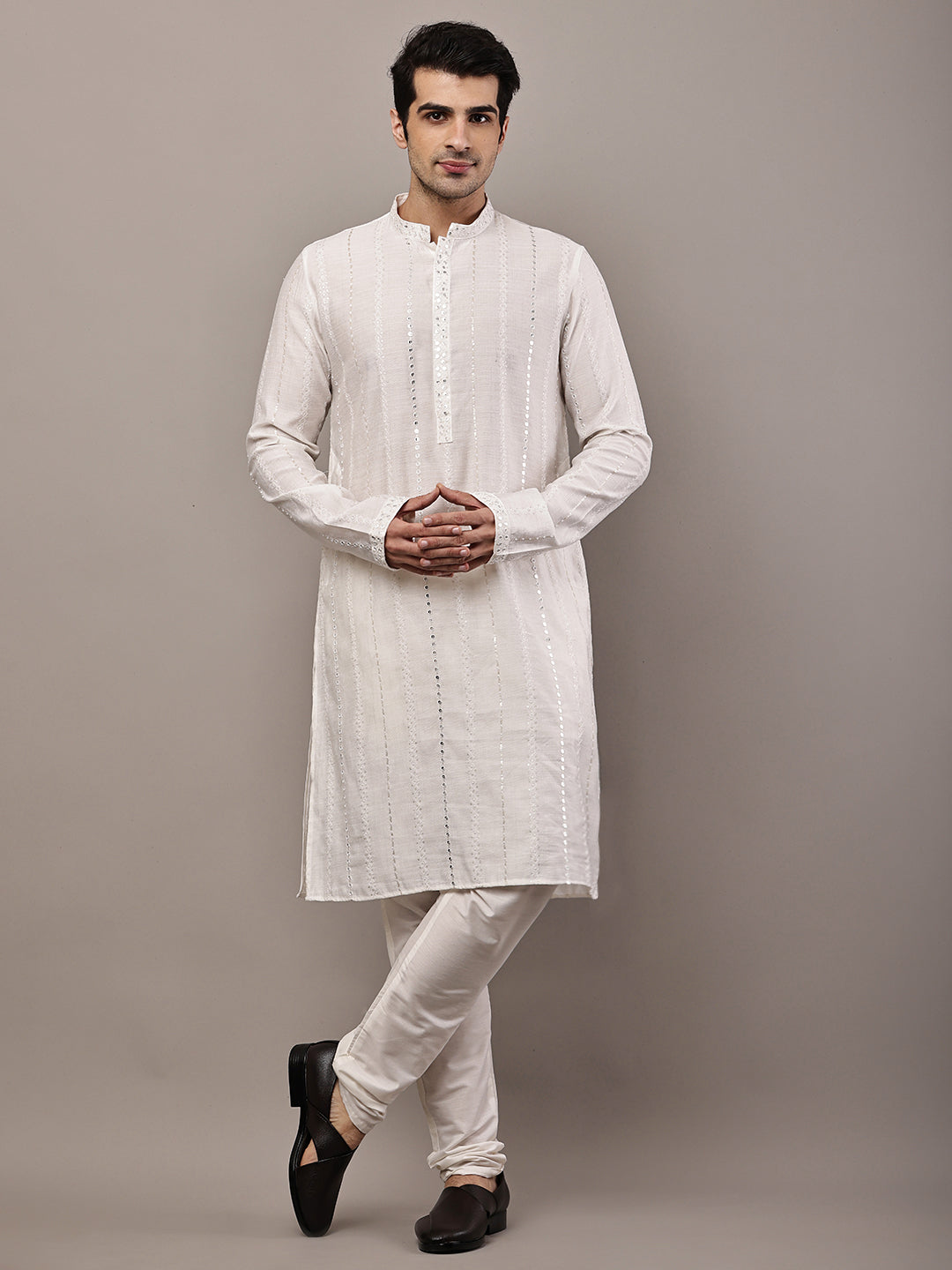 Men’s White Textured Embroidered Kurta | SHOBITAM