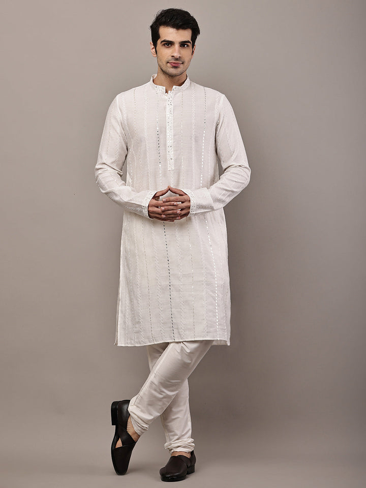 Men’s White Textured Embroidered Kurta | SHOBITAM