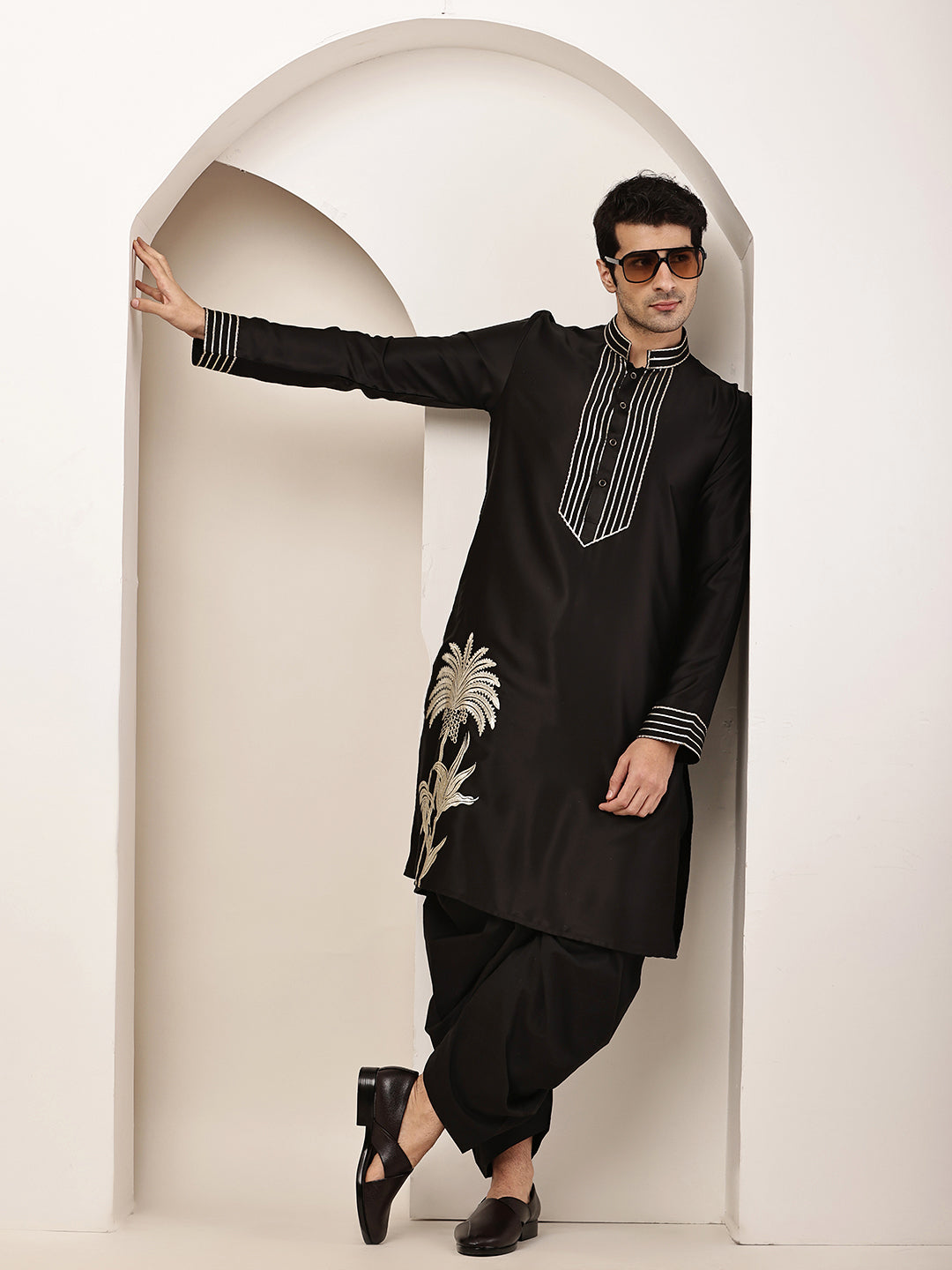 Viscose Men’s Black Embroidered Kurta with Contrast Threadwork &  Motif | SHOBITAM