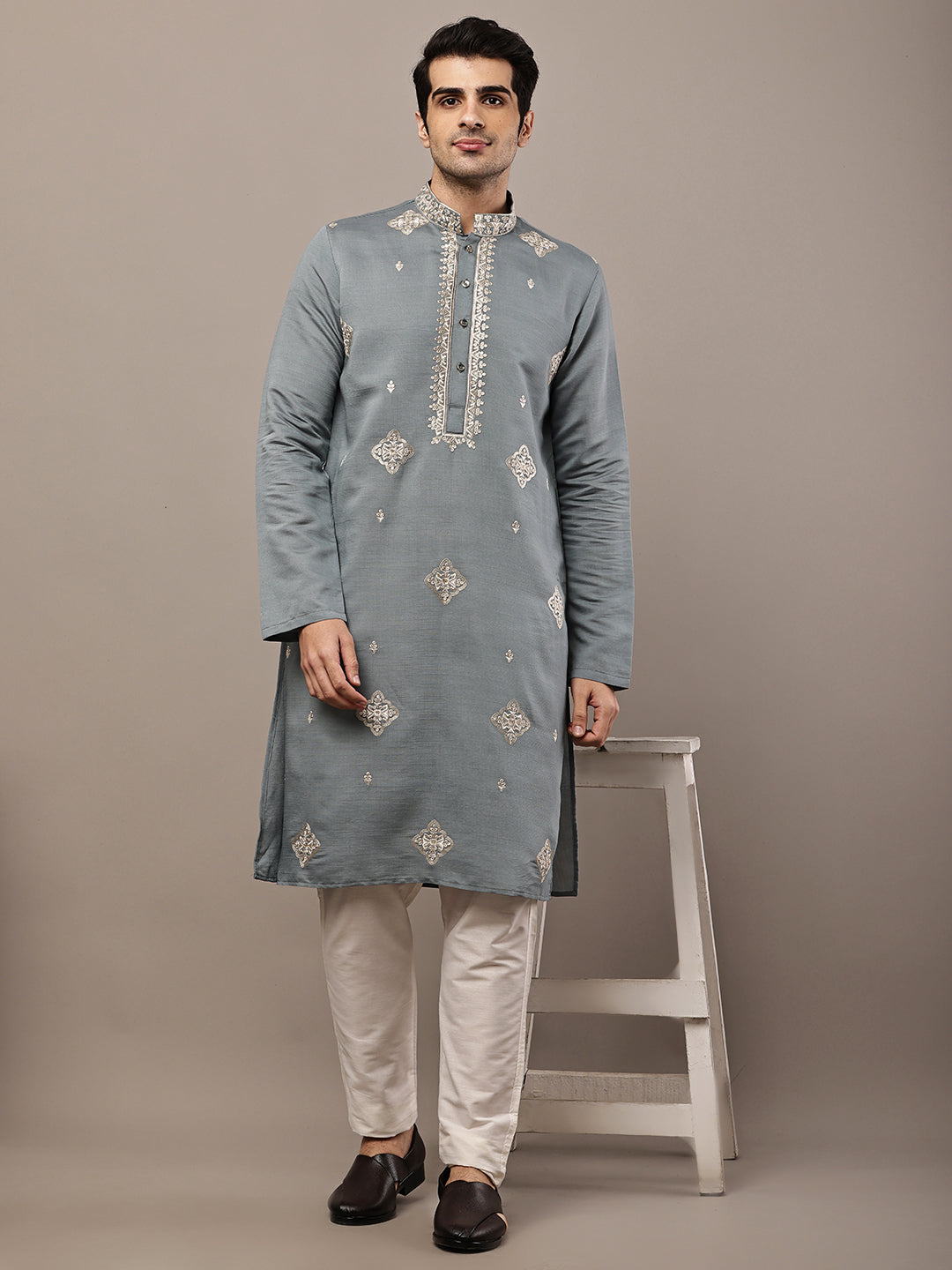 Viscose Men’s Grey Embroidered Kurta | SHOBITAM