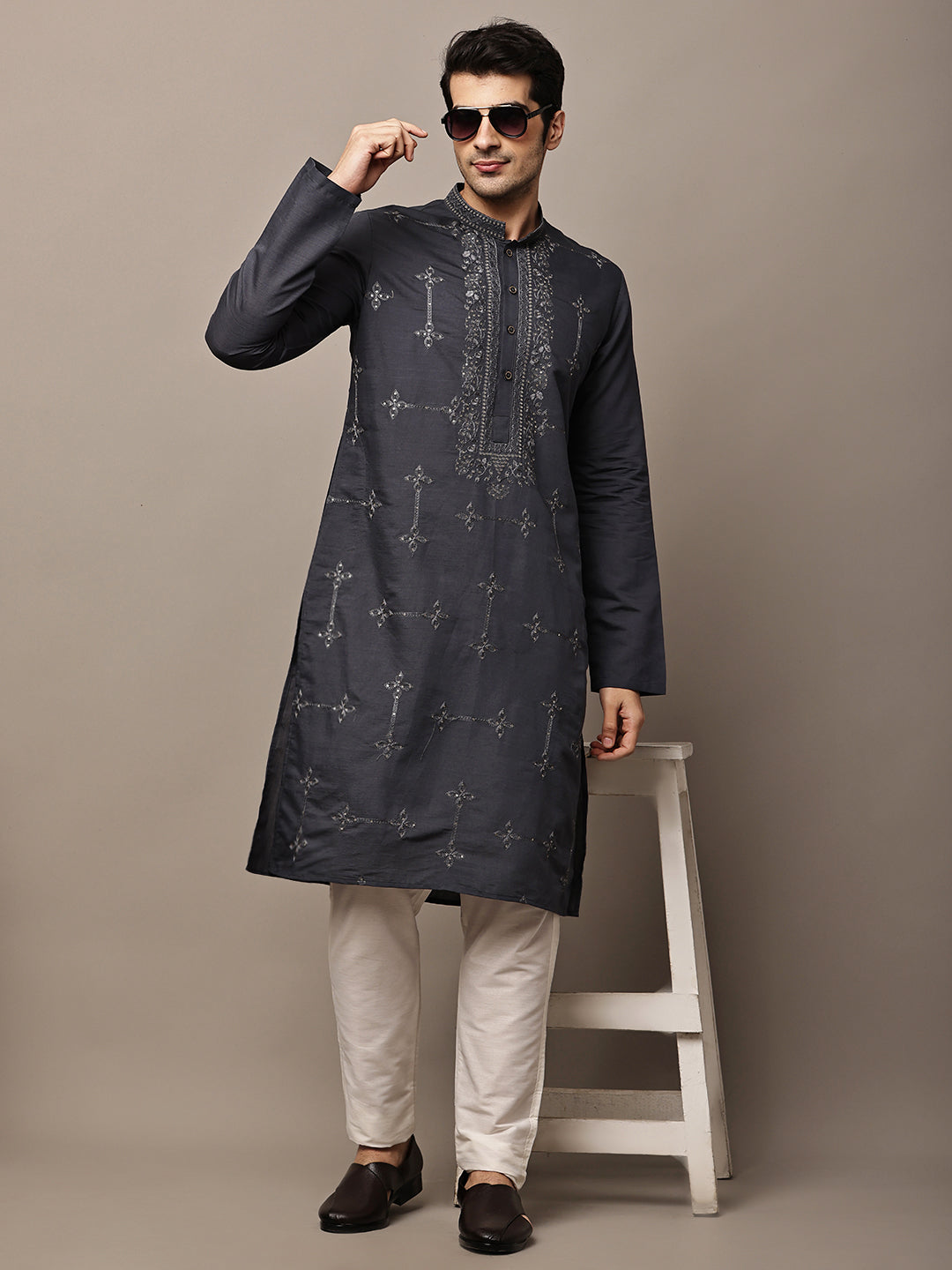 Viscose Men’s Dark Grey Embroidered Kurta | SHOBITAM