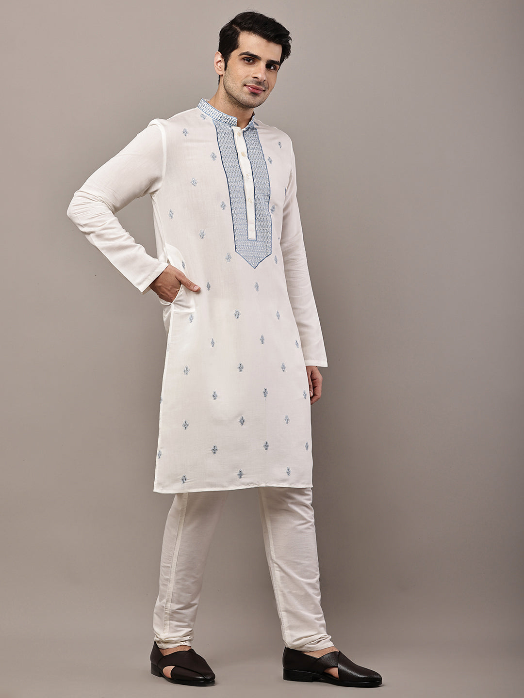 Men’s Off-White Embroidered Kurta Pyjama Set | SHOBITAM