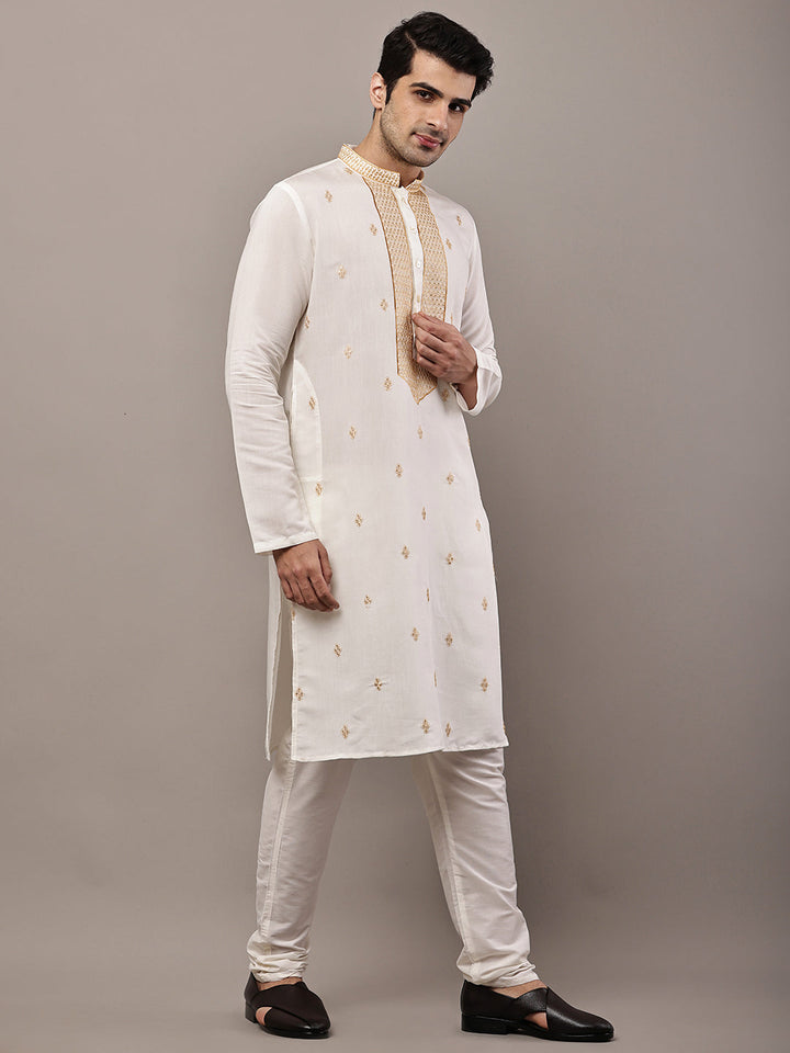 Viscose Men’s Off-White Embroidered Kurta | SHOBITAM