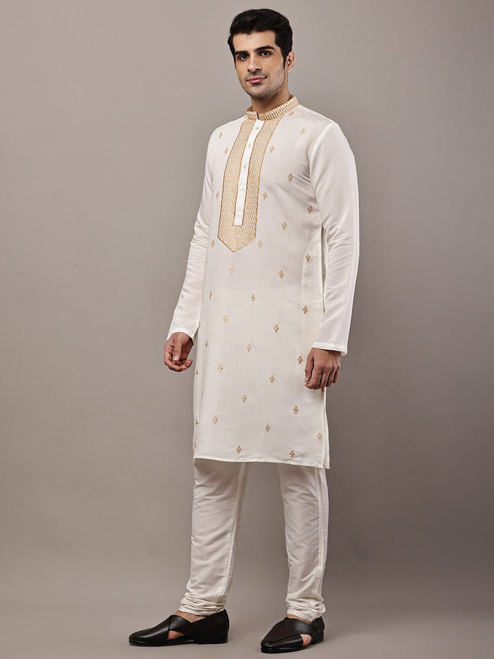 Men’s Off-White Embroidered Kurta Pyjama Set | SHOBITAM