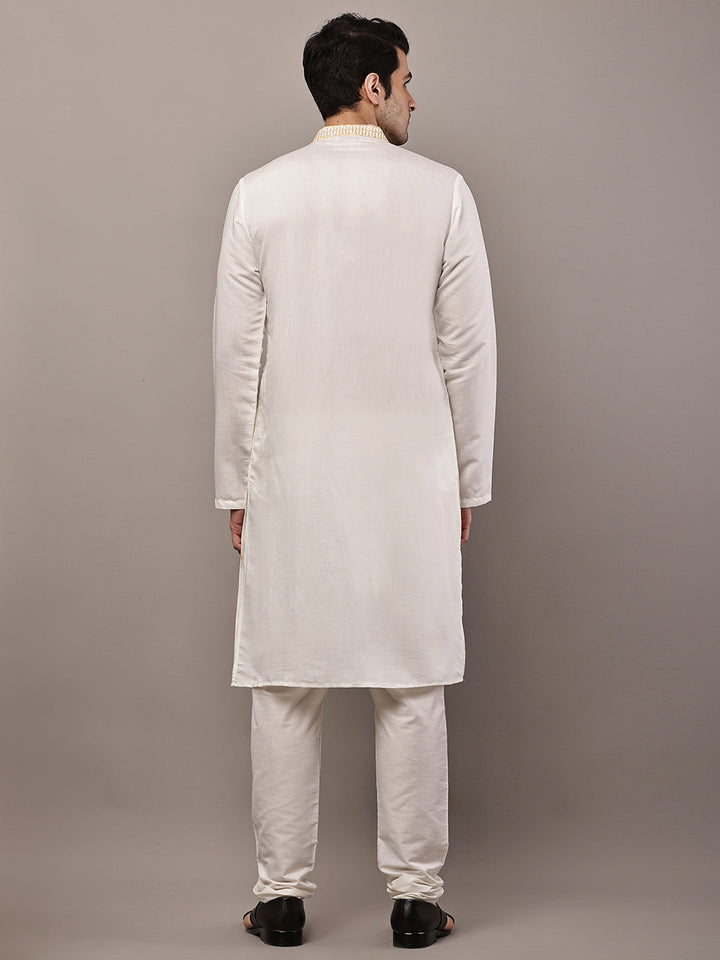 Men’s Off-White Embroidered Kurta Pyjama Set | SHOBITAM