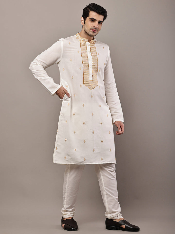 Viscose Men’s Off-White Embroidered Kurta | SHOBITAM