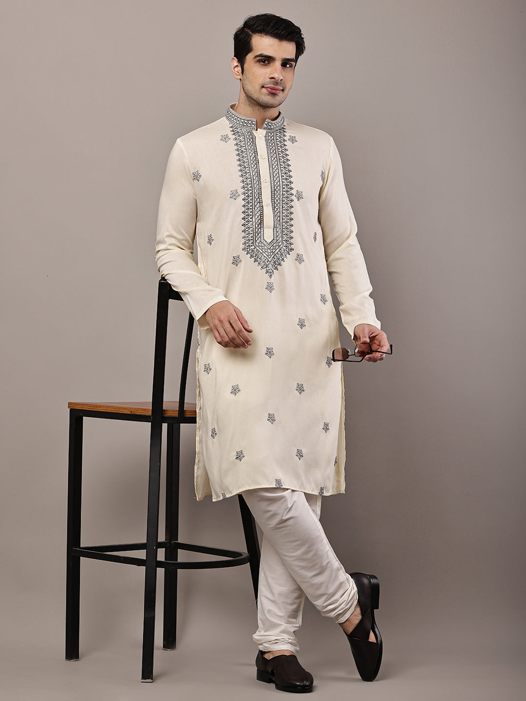 Viscose Men’s Cream Embroidered Kurta | SHOBITAM