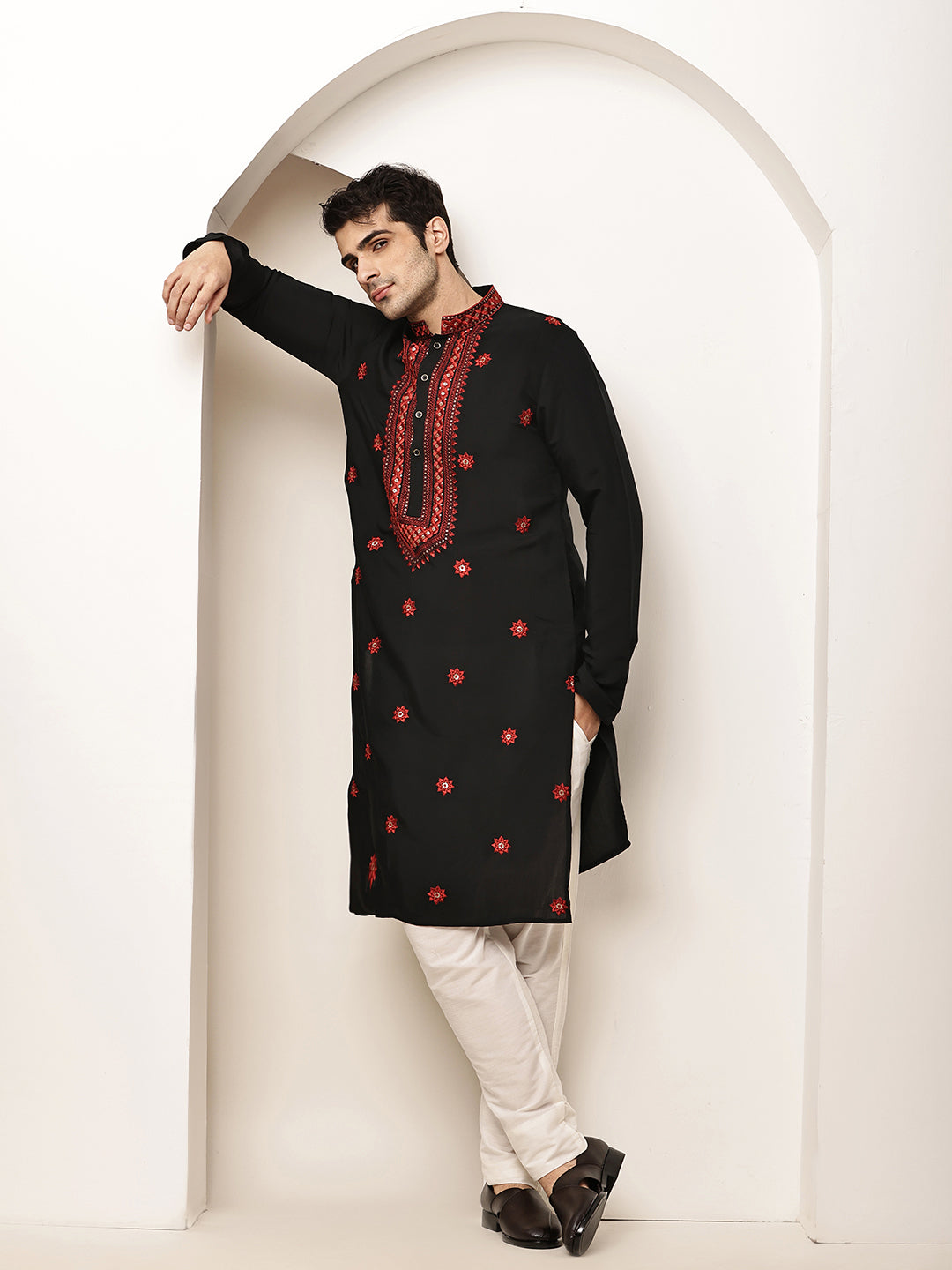 Men’s Black Embroidered Kurta Pyjama Set | SHOBITAM
