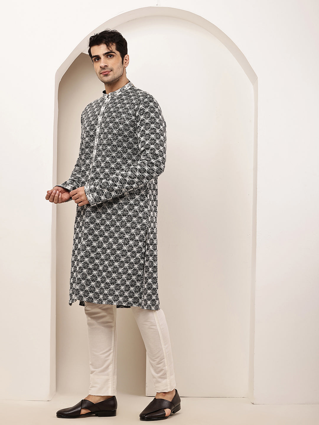 Men’s Black & White Embroidered Kurta Pyjama Set | SHOBITAM