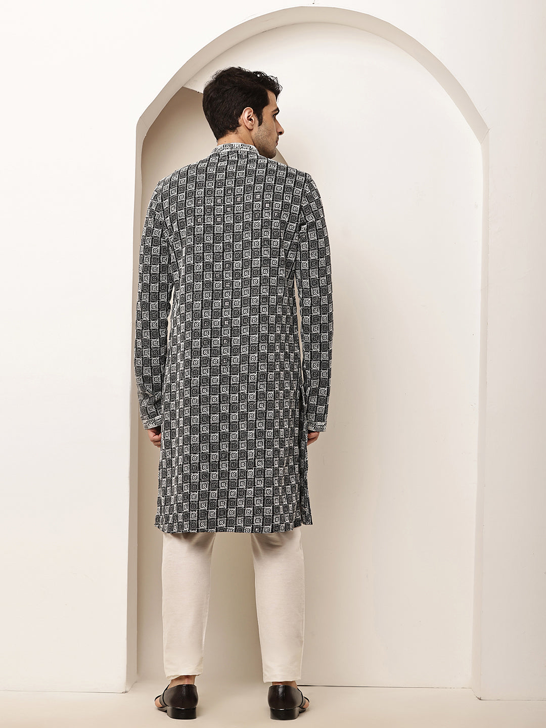 Men’s Black & White Embroidered Kurta Pyjama Set | SHOBITAM