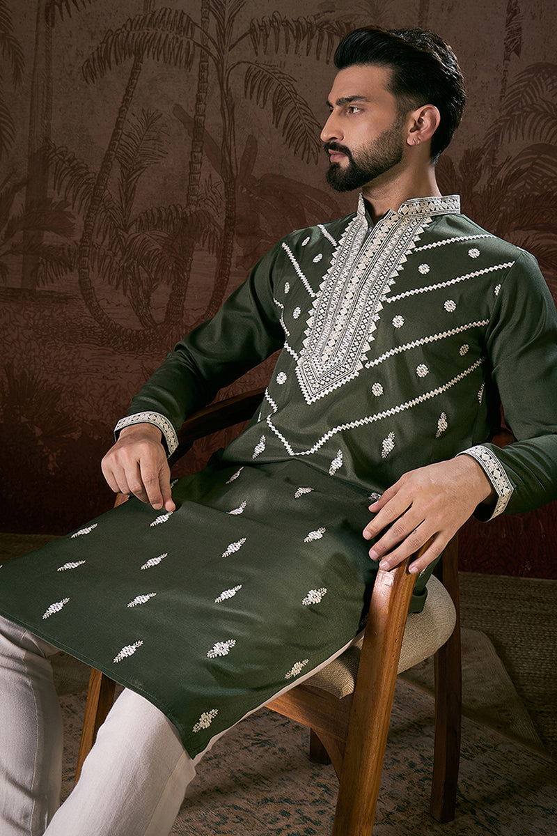 Green Silk Blend Solid Embroidered Straight Kurta With Trouser | SHOBITAM
