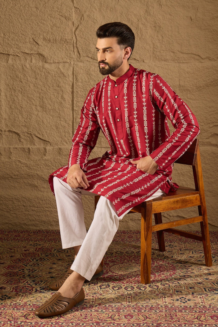 Maroon Viscose Rayon Printed Straight Kurta | SHOBITAM