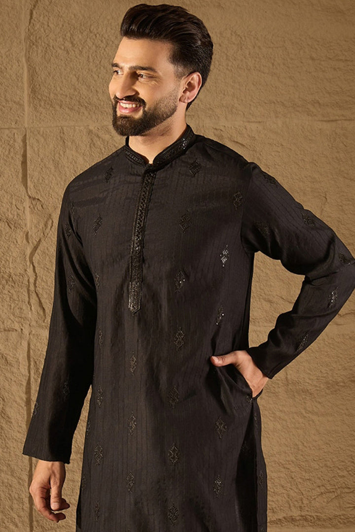 Black Viscose Rayon Solid Embroidered Straight Kurta | SHOBITAM