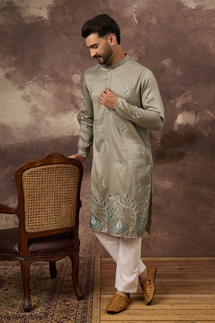 Green Silk Blend Solid Embroidered Straight Kurta | SHOBITAM
