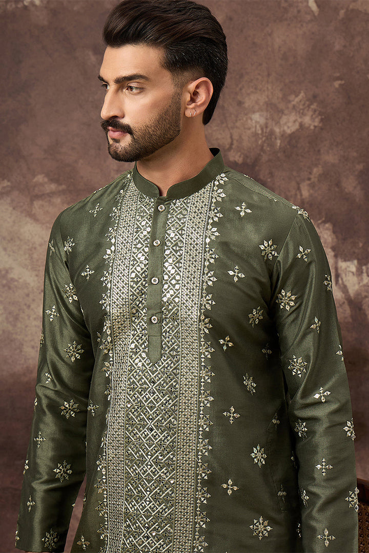 Green Silk Blend Solid Embroidered Straight Kurta | SHOBITAM