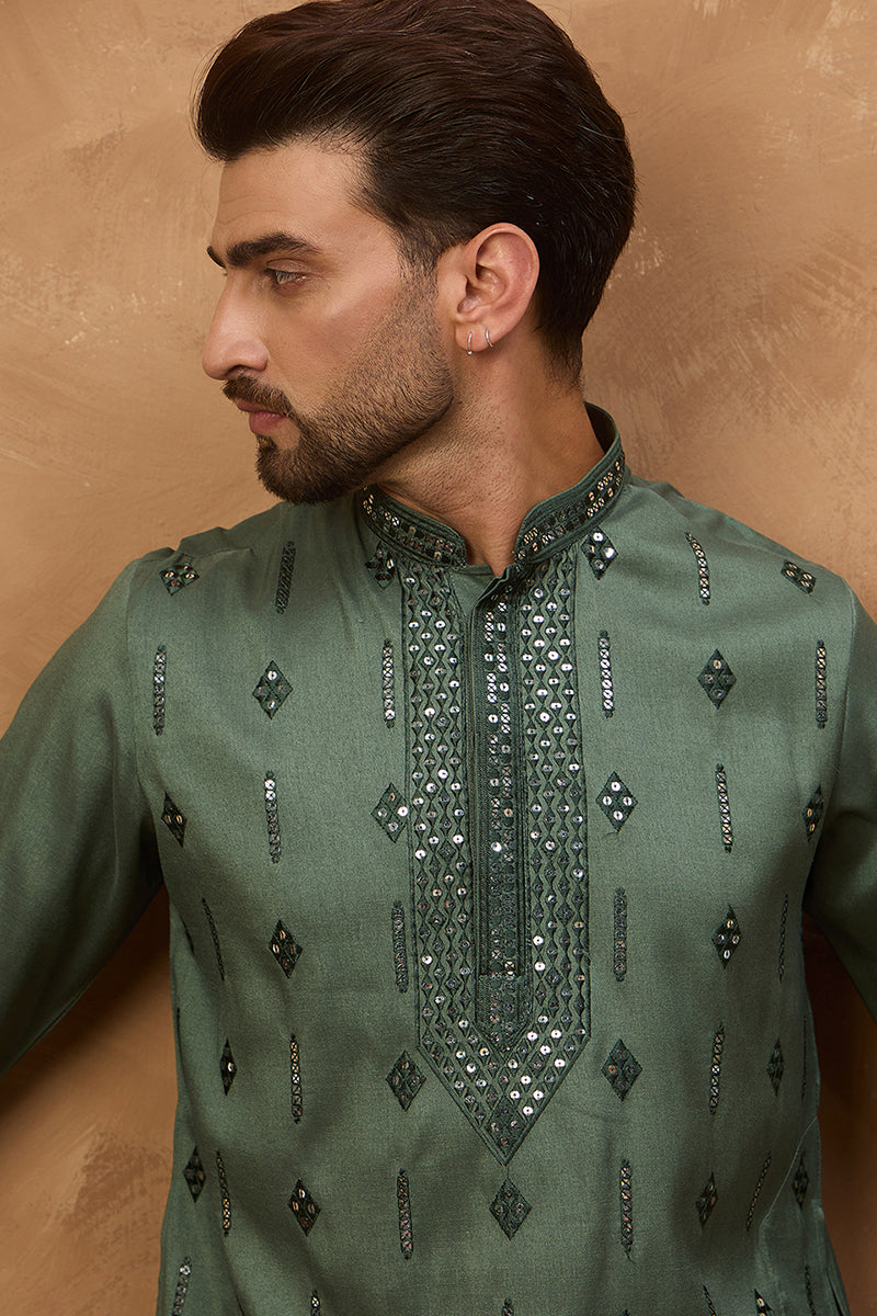 Green Silk Blend Solid Embroidered Straight Kurta | SHOBITAM