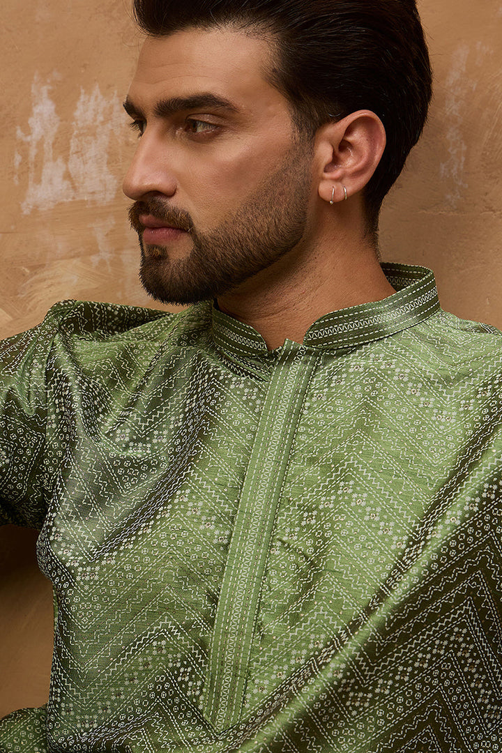 Green Silk Blend Geometric Printed Straight Kurta | SHOBITAM
